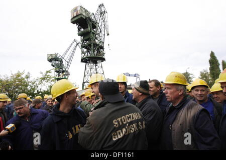 Gdansk, Pologne 26 Septembre 2013 Les travailleurs des chantiers navals de Gdansk Shipyard a commencé la grève. La demande d'arriérés de salaire des travailleurs. Chantier naval de Gdansk a des problèmes financiers. Employés de peut recevoir de rémunération en plusieurs fois. Credit : Michal Fludra/Alamy Live News Banque D'Images