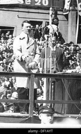 L'image de la propagande nazie! Montre Adolf Hitler à prononcer un discours. Date et lieu inconnus. Fotoarchiv für Zeitgeschichte Banque D'Images