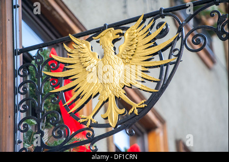 Sur l'aigle doré signe en fer forgé, Wertheim, Allemagne Banque D'Images