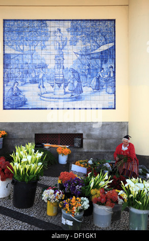 Madère, Funchal, en face de marché agricole de Funchal, fleuriste mercado dos Lavradores, Blumenstand Banque D'Images