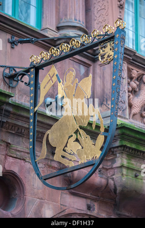 Hotel Zum Ritter signe avec Saint Georges terrassant le dragon, Heidelberg, Allemagne Banque D'Images