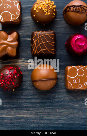 Assortedgourmet confiserie Chocolat dans différentes formes et couleurs. Banque D'Images