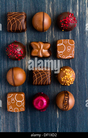 Assortedgourmet confiserie Chocolat dans différentes formes et couleurs. Banque D'Images