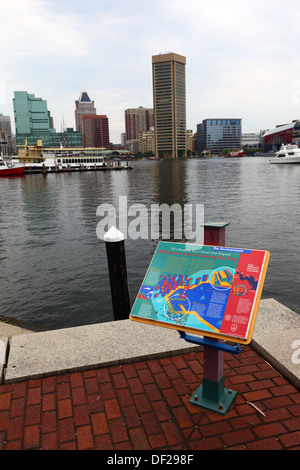 Signer décrivant le domaine critique de la baie de Chesapeake Programme d'assainissement de la baie, Inner Harbor, Baltimore, Maryland, USA Banque D'Images