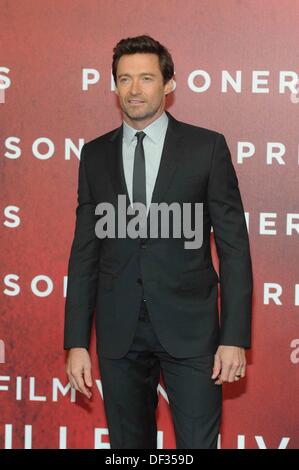 Berlin, Allemagne. 26 août, 2013. L'acteur australien Hugh Jackman s'occupe à la première de son nouveau film 'prisonniers' au Cinestar Theatre au Sony Center de Berlin. Le 26 septembre 2013. Dpa : Crédit photo alliance/Alamy Live News Banque D'Images