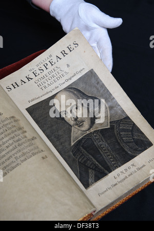 Un rare première édition folio de l'œuvre complète de William Shakespeare à partir de la Bibliothèque de Birmingham Shakespeare Collection. Banque D'Images