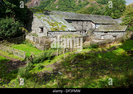 Dépendances à Yew Tree Farm (propriété de Beatrix Potter) En été, près du parc national de Coniston Lake District Cumbria Angleterre Royaume-Uni Royaume-Uni GB Banque D'Images