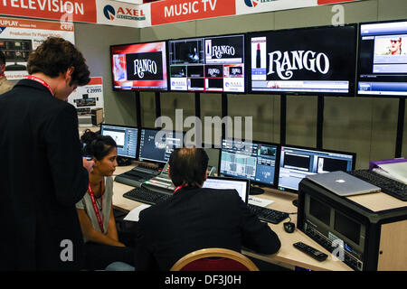 Bologne, Italie. 27 Septembre, 2013. La technologie de la radiodiffusion italienne TBI & Show, Canon et Nikon News Cinéma à Bologne, Italie le Sep 27, 2013. Credit : Valerio Agolino/Alamy Live News Banque D'Images