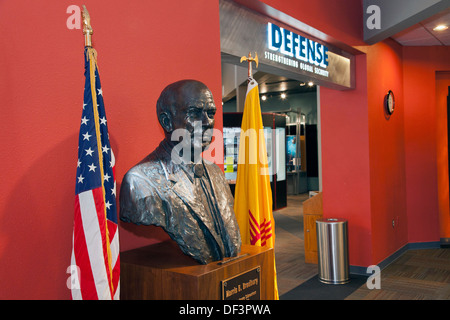 Buste de Norris Bradbury dans le Bradbury Science Museum à Los Alamos, Nouveau Mexique. Banque D'Images