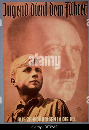 Adolf Hitler et le jeune garçon, Nazi Affiche jeunesse, "La jeunesse sert le Führer', Allemagne, 1939 Banque D'Images