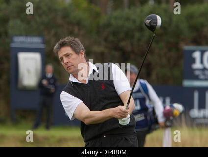 L'Ecosse Kingsbarns, UK . 27 août, 2013. L'Ecosse de Kingsbarns. Acteur Hugh Grant au cours du deuxième tour de la Dunhill Golf Championship, à partir de l'Liens Kingsbarns, Kingsbarns. Credit : Action Plus Sport Images/Alamy Live News Banque D'Images