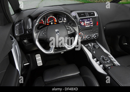 Citroen DS5 Hybrid4 Airdream Sport Chic Banque D'Images