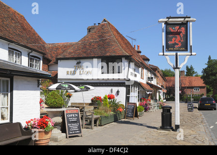 Cranbrook, le Red Lion Pub village et du fournil Tea Rooms Kent, Angleterre, Grande-Bretagne, Royaume-Uni Banque D'Images