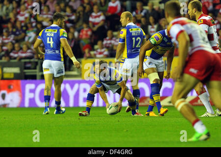 Wigan, UK. 27 août, 2013. Rob Burrow de Leeds Rhinos en action au cours de la Super League Rugby match de demi-finale de qualification entre Wigan Warriors et Leeds Rhinos du DW Stadium © Plus Sport Action/Alamy Live News Banque D'Images