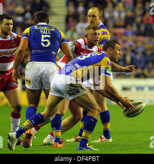 Wigan, UK. 27 août, 2013. Kevin Sinfield de Leeds Rhinos en action au cours de la Super League Rugby match de demi-finale de qualification entre Wigan Warriors et Leeds Rhinos du DW Stadium © Plus Sport Action/Alamy Live News Banque D'Images