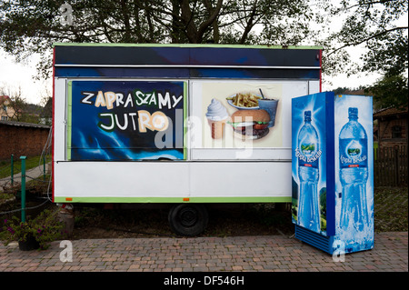 Fast food fermé van, Nadole, Gmina Gniewino, Gdynia de comté, Pologne Banque D'Images