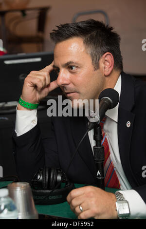 LA, CA, USA. 26 août, 2013. LA, CA, USA . 26 août, 2013. Los Angeles Conseiller Joe Buscaino sur l Peter Tilden Voir KABC radio live au Prima Notte Gala à la fête de San Gennaro Festival à Los Angeles, CA, USA le 26 septembre 2013 © Kayte/Deioma Alamy Live News © Kayte/Deioma Alamy Live News Banque D'Images