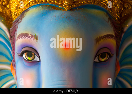 Ganesh Chaturthi. Des idoles pour la vente ; Banque D'Images