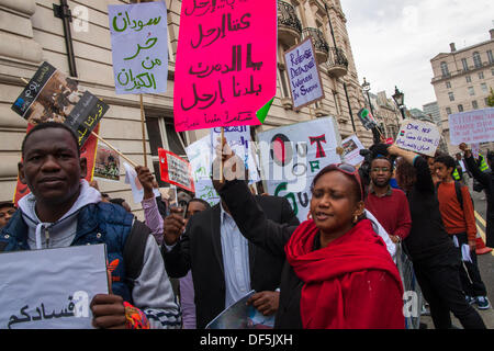 Londres, Royaume-Uni. 28 août, 2013. Réseau des expatriés soudanais manifester contre le régime du pays pour réclamer la libération des prisonniers politiques et la fin de la corruption du gouvernement. Crédit : Paul Davey/Alamy Live News Banque D'Images