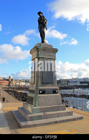 Monument commémoratif de guerre du Canada à l'avant à Portstewart, le comté de Londonderry, Irlande du Nord, Royaume-Uni. Banque D'Images