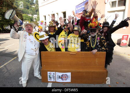 Alan 'Howlin Laud' espère, chef du parti officiel Monster Raving Loony préside un cabinet re-shuffle, UK Banque D'Images