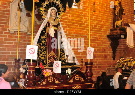 Via Crucis - Pâques en Ntra Sra del Rosario Cathedral in GIRARDOTA - Département d'Antioquia. Colombie Banque D'Images