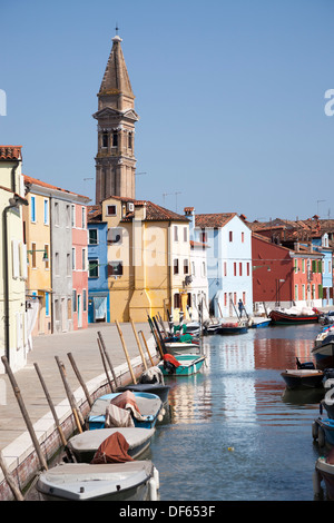 L'île de Burano. Situé au nord en direction de Venise et de Murano, c'est sans conteste la plus île colorée de la lagune de Venise. Banque D'Images