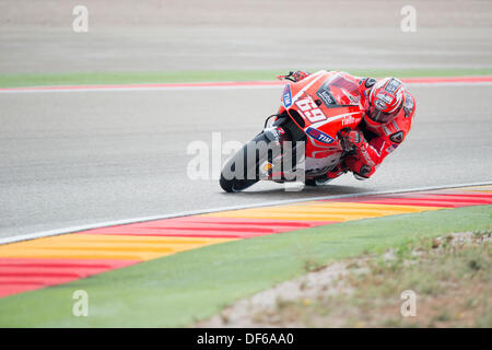 American rider, Nicky Hayden, tente d'obtenir la pole position en qulifying 2 grand prix Motogp en Aragon (MotoGp), à Alcañiz, circuit Espagne le septembre 28, 2013 rider du team Ducati Nicky Hayden a terminé 11e dans qualifiyin à Alcañiz Circuit, Teruel, Espagne. Banque D'Images