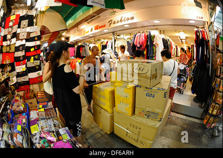 Le marché couvert à Stanley Market près de Hong Kong. Banque D'Images
