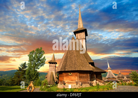 Églises en bois & Orthdox monastère de Barsana. Maramures, dans le Nord de la Transylvanie, Roumanie Banque D'Images