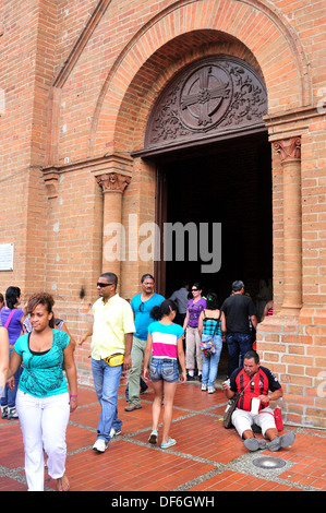 Ntra Sra del Rosario Cathedral in GIRARDOTA - Département d'Antioquia. Colombie Banque D'Images