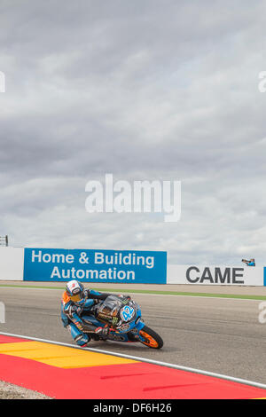 Coureur espagnol, Alex rin , essaie d'obtenir la pole position en qulifying en Aragon pratique grand prix Motogp moto (3), circuit à Alcañiz, Espagne le septembre 28, 2013 Estrella Galicia 0,0 rider Alex rin a la course en circuit de Alcañiz, Teruel, Espagne. Banque D'Images