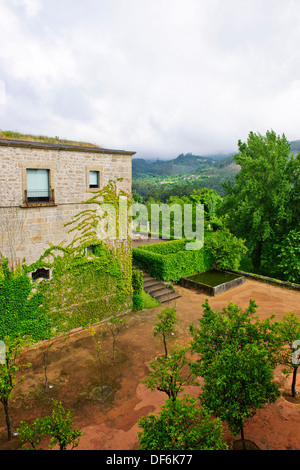 Posada Geres Amares,vieux,monastère cloître,vue sur les collines environnantes, une grande randonnée dans le Parc National de Geres,le Nord du Portugal Banque D'Images