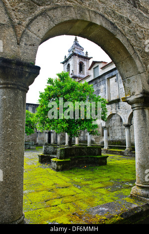 Posada Geres Amares,vieux,monastère cloître,vue sur les collines environnantes, une grande randonnée dans le Parc National de Geres,le Nord du Portugal Banque D'Images