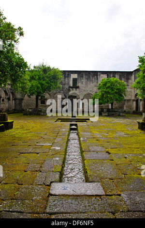 Posada Geres Amares,vieux,monastère cloître,vue sur les collines environnantes, une grande randonnée dans le Parc National de Geres,le Nord du Portugal Banque D'Images