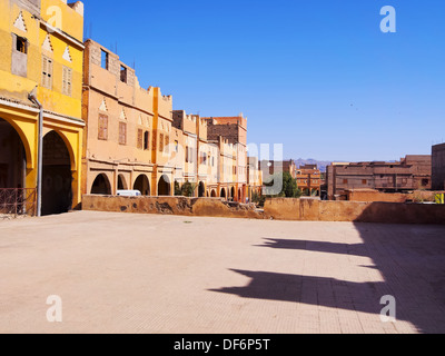 Agdz - petite ville sur le chemin de la désert Zagora au Maroc, l'Afrique Banque D'Images