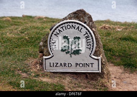 Le cap Lizard, Cornwall, Royaume-Uni montrant une boutique, la station de sauvetage de phare, etc. Banque D'Images
