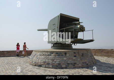 L'Europe, Espagne, Barcelone, fusil, canon, château de Montjuic Banque D'Images