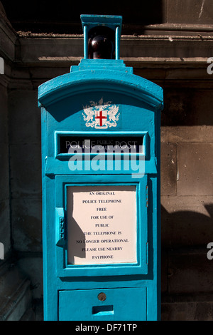 'Appel de la police post', Guildhall Yard, London, England, UK. Banque D'Images