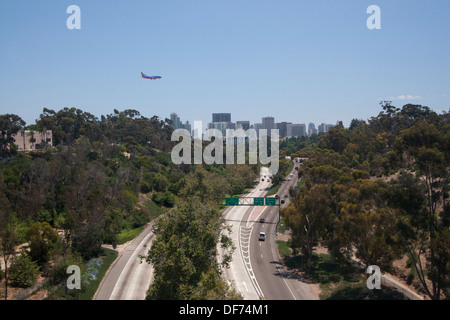 Balboa Park et les toits de pont vu de la ville, San Diego, CA. Banque D'Images