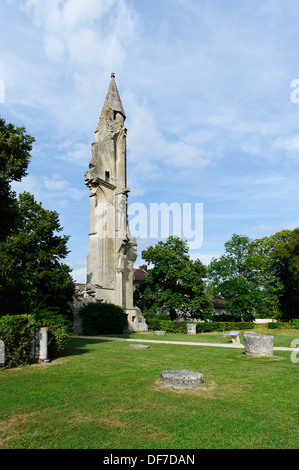 Ruines de l'église au Centre Culturel, ancienne abbaye cistercienne, l'abbaye de Royaumont, Asnières-sur-Oise Banque D'Images