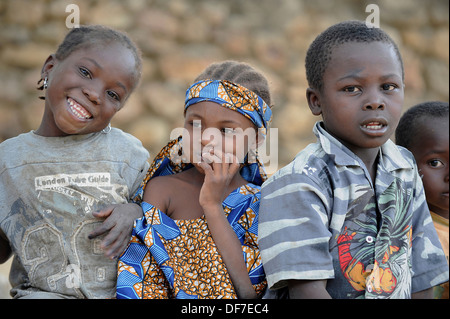 Les enfants, Rhumsiki, loin au nord, le Cameroun Banque D'Images