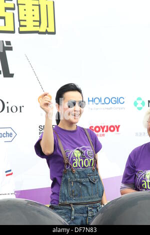 L'actrice Carina Lau participe à l'activité publique organisée par Hong Kong Anti-cancer de la société à Hong Kong, Chine Le dimanche cadre sep. Banque D'Images