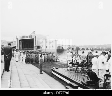 Le président Truman assiste à un service de jour commémoratif en l'honneur de soldats morts à la porte d'eau. 199857 Banque D'Images