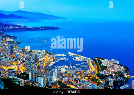 Europe. Principauté de Monaco, Monte Carlo la nuit. Vue aérienne. Banque D'Images