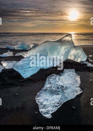 Formations de glace de l'iceberg in Jokulsarlon Glacial Lagoon, Glacier Breidamerkurjokull, calotte de glace, l'Islande Vatnajokull Banque D'Images