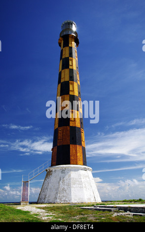 Faro Paredón situé sur l'île de Cayo Paredón Grande - l'archipel Jardines del Rey, Cuba Banque D'Images