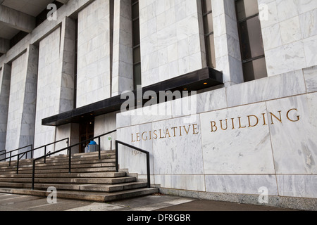 Immeuble de bureaux législatifs, les bureaux de l'Assemblée législative de l'État de New York, est photographié à Albany, NY Banque D'Images