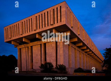 Immeuble de bureaux législatifs, les bureaux de l'Assemblée législative de l'État de New York, est photographié à Albany Banque D'Images