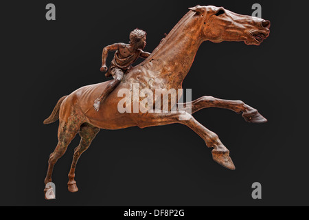 Statue en bronze d'Artemision Jockey (140 B.C.) en Musée National, Grèce Banque D'Images